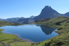 5-Preciosa panorámica del lago Gentou y del Midí d'Ossau
